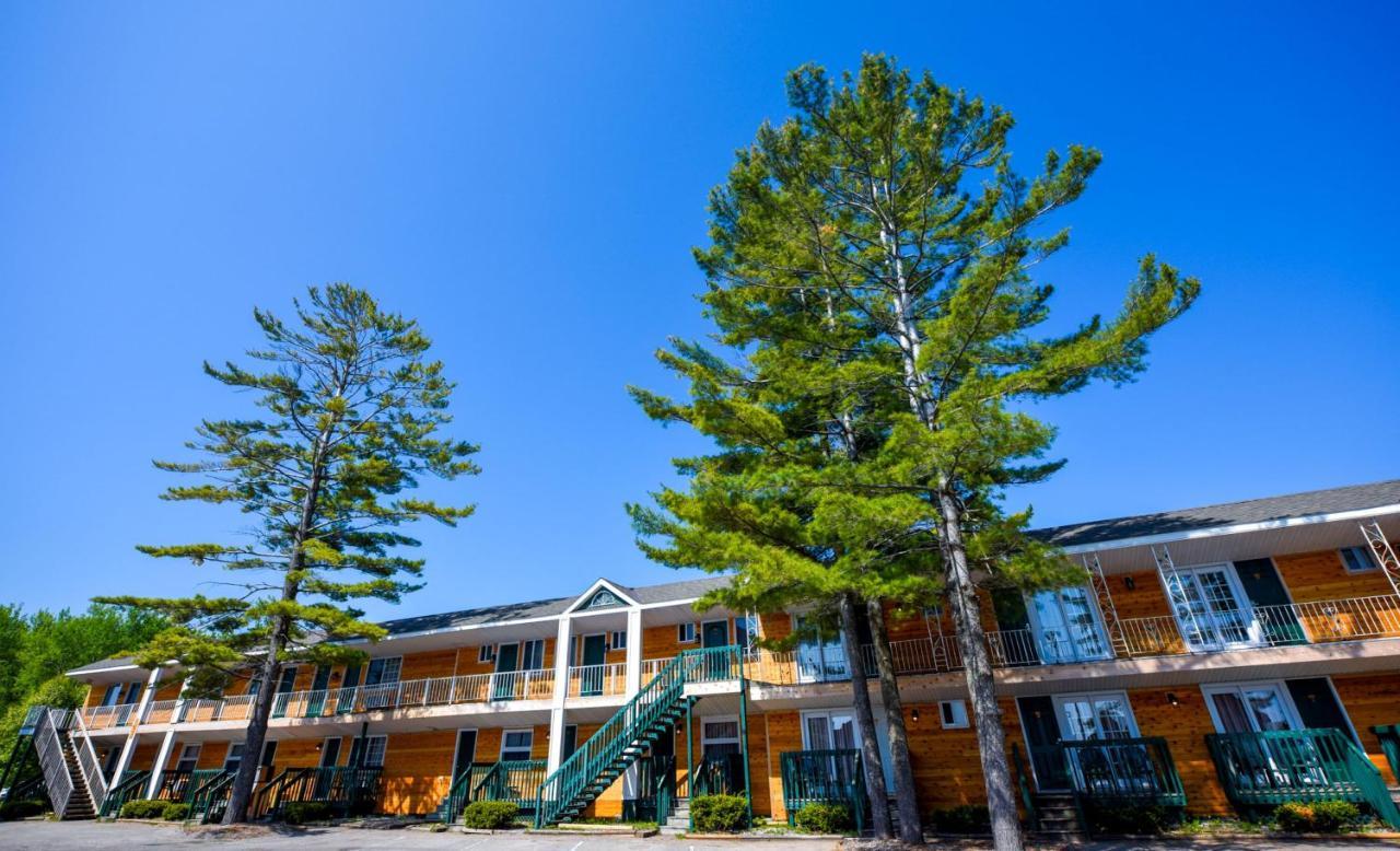 Cabins Of Mackinac & Lodge Mackinaw Stadt Exterior foto