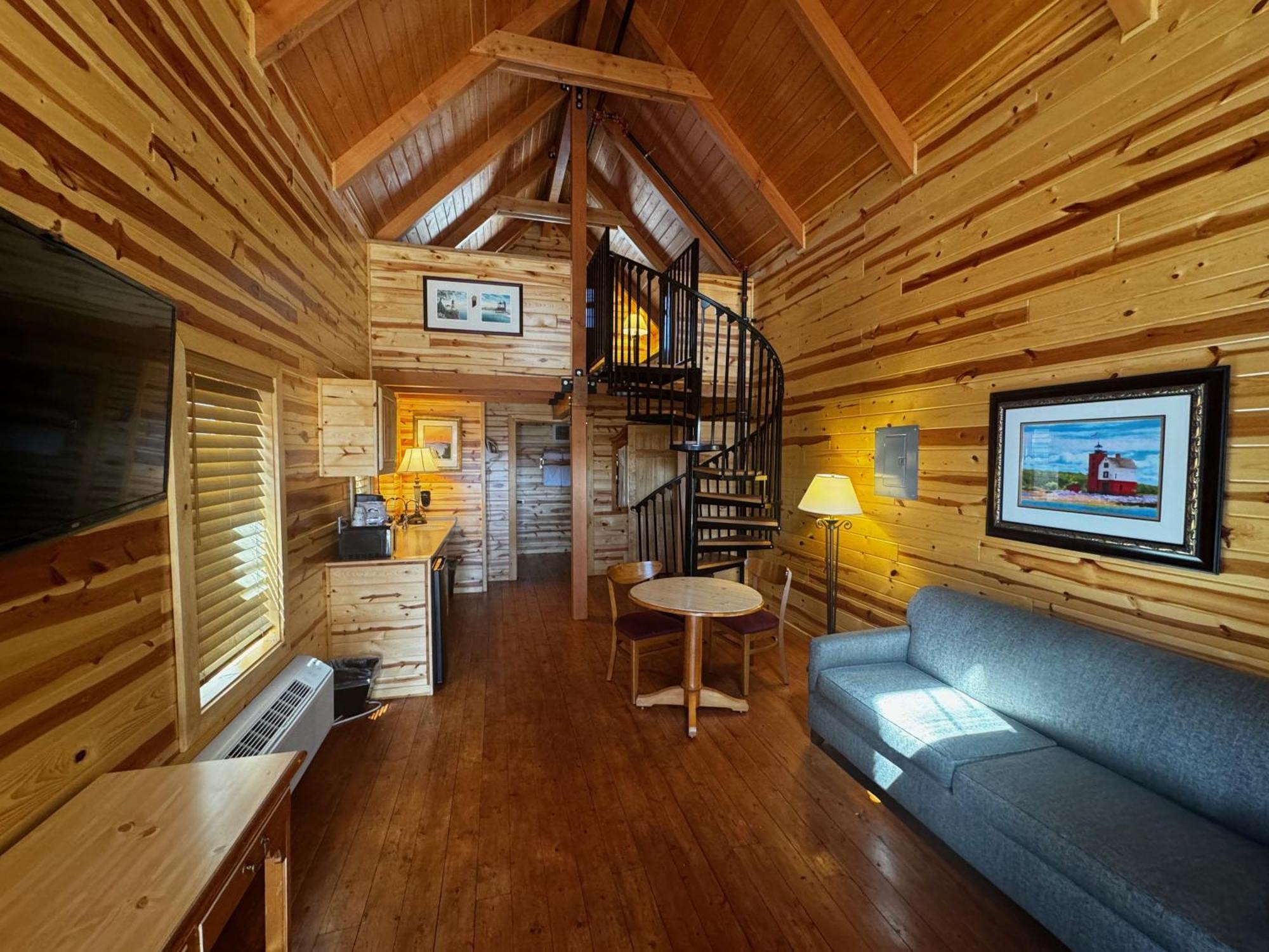 Cabins Of Mackinac & Lodge Mackinaw Stadt Exterior foto