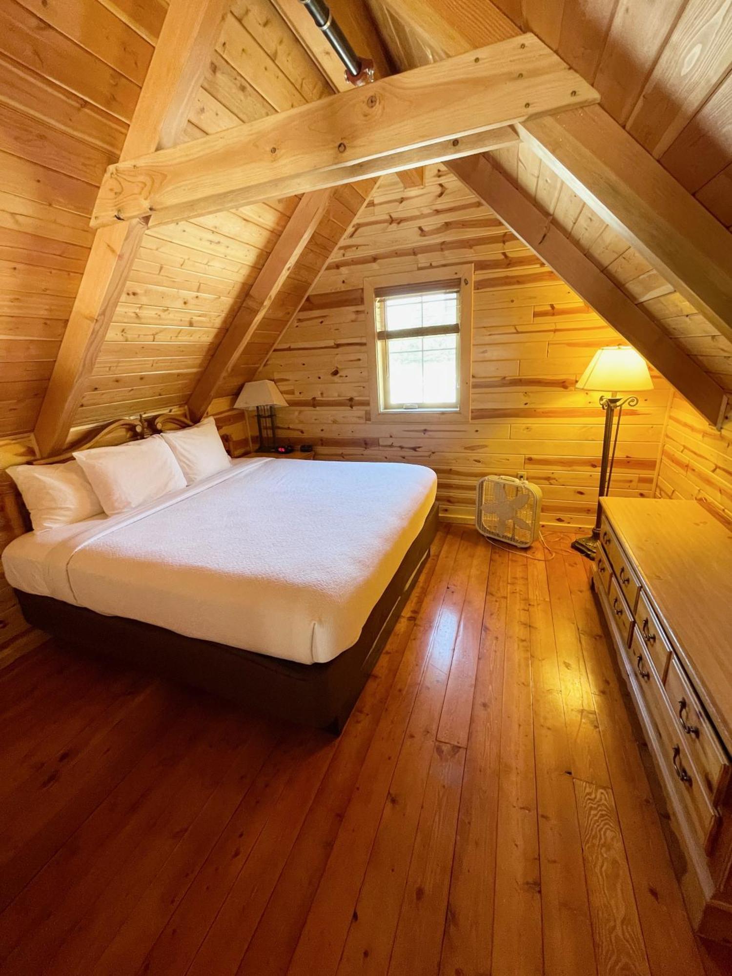 Cabins Of Mackinac & Lodge Mackinaw Stadt Exterior foto